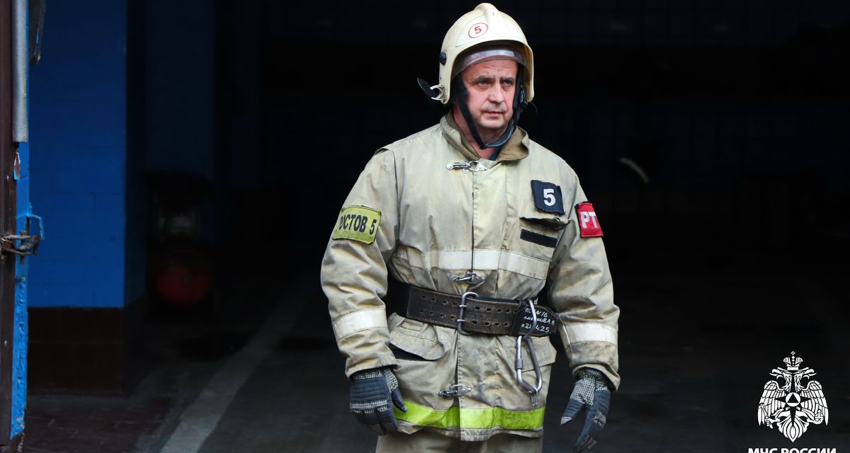 Начальника караула Алексея Хроменкова облили водой на проводах после 20 лет службы