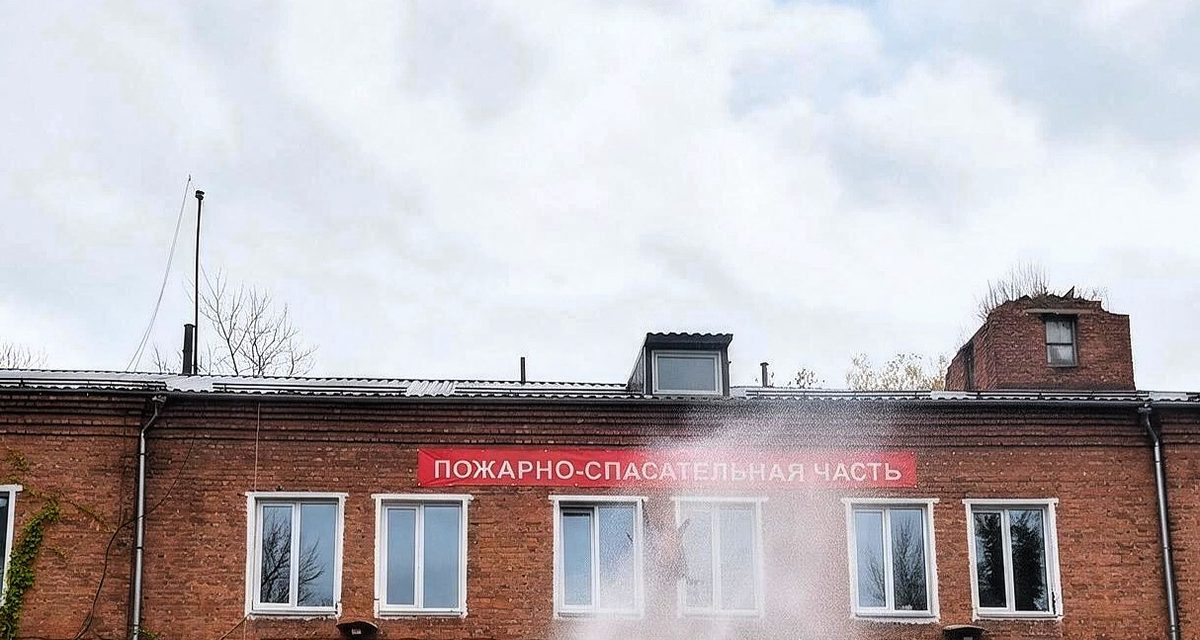 Пожарный Дильшод Пулатов узнал пол третьего ребёнка по розовой струе из пожарного ствола